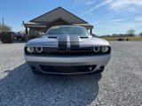 Used 2017 Dodge Challenger SXT image 2