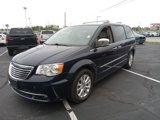 Used 2015 Chrysler Town & Country Limited Platinum image 4