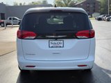 Used 2022 Chrysler Voyager LX image 5