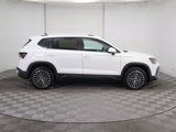 New 2025 Volkswagen Taos SE image 5