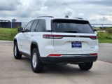 Used 2023 Jeep Grand Cherokee Laredo image 4