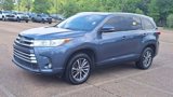 Used 2019 Toyota Highlander XLE w/ Carpet Mat Package (TMS) image 4