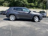 Used 2022 Jeep Compass Latitude image 2