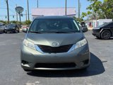 Used 2014 Toyota Sienna LE image 2