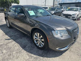 Used 2018 Chrysler 300 Touring image 3