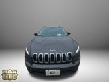 Used 2018 Jeep Cherokee Latitude Plus w/ Comfort/Convenience Group image 2