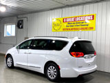 Used 2018 Chrysler Pacifica Touring-L image 3