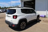 Used 2018 Jeep Renegade Latitude w/ Advanced Technology Group image 2