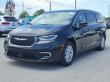 Used 2023 Chrysler Pacifica Touring-L image 2