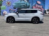 Used 2022 Mitsubishi Outlander SEL image 2