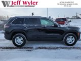 New 2025 Jeep Grand Cherokee Laredo image 3