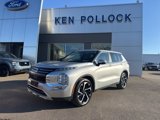 Used 2023 Mitsubishi Outlander SE image 2