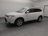 Used 2015 Mitsubishi Outlander SE image 2