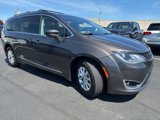 Used 2017 Chrysler Pacifica Touring-L image 3