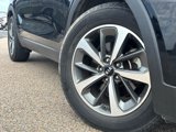 Used 2019 Kia Sorento EX image 2