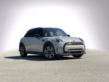 Certified 2022 MINI Cooper 4-Door Hardtop image 2
