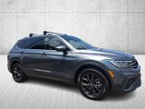 Used 2024 Volkswagen Tiguan SE w/ Panoramic Sunroof Package image 3