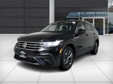 Used 2023 Volkswagen Tiguan SE image 3