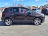 Used 2015 Chevrolet Trax LT w/ LT Sun and Sound Package image 2