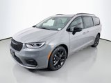 New 2025 Chrysler Pacifica Limited image 3