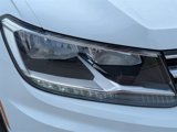 Used 2018 Volkswagen Tiguan SE w/ Panoramic Sunroof Package image 4