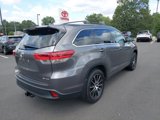 Used 2018 Toyota Highlander SE image 3