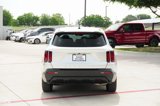 Used 2022 Kia Sorento LX image 4