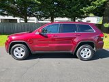 Used 2017 Jeep Grand Cherokee Laredo image 3
