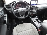 Used 2020 Ford Escape SE image 2