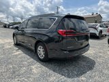 Used 2022 Chrysler Pacifica Touring-L image 3