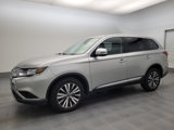 Used 2019 Mitsubishi Outlander SE image 2