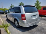 Used 2010 Chrysler Town & Country Touring image 4