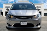 Used 2018 Chrysler Pacifica Touring-L image 3