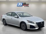 Used 2023 Nissan Altima 2.5 SV image 3