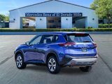 Used 2021 Nissan Rogue SV image 2