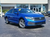 Used 2024 Volkswagen Jetta SE image 2