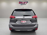 Used 2017 Nissan Rogue SV image 4