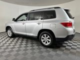 Used 2013 Toyota Highlander FWD image 2