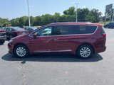 Used 2019 Chrysler Pacifica Touring-L image 4