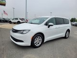 Used 2022 Chrysler Voyager LX image 3