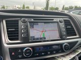 Used 2018 Toyota Highlander XLE image 3