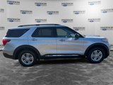 Used 2022 Ford Explorer XLT w/ Equipment Group 202A image 6
