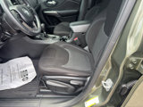 Used 2019 Jeep Cherokee Latitude w/ Popular Appearance Group image 5