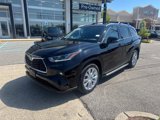 Used 2021 Toyota Highlander Limited image 3