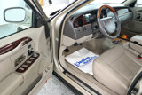 Used 2010 Lincoln Town Car Signature Limited image 3