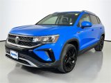 Used 2022 Volkswagen Taos SE w/ Panoramic Sunroof Package image 2
