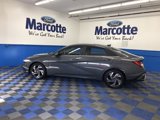 Used 2025 Hyundai Elantra SEL image 2