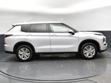 New 2025 Mitsubishi Outlander ES image 3