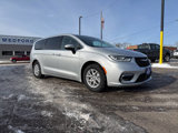 Used 2023 Chrysler Pacifica Touring-L image 2