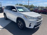 Used 2017 Toyota Highlander LE image 3